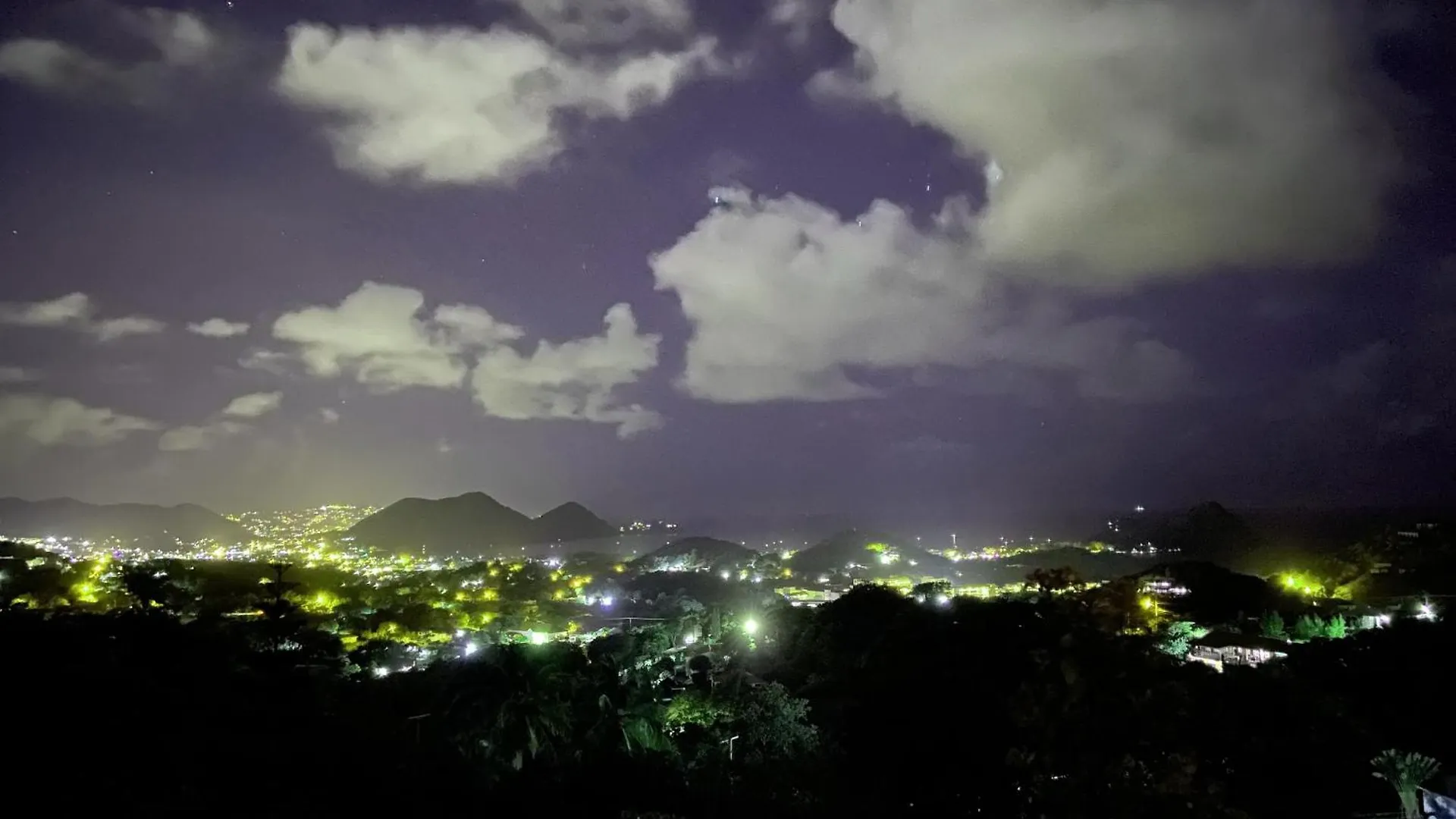Hummingbird Villa - Tropical 3 Bedroom Villa With Panoramic Views Home Cap Estate