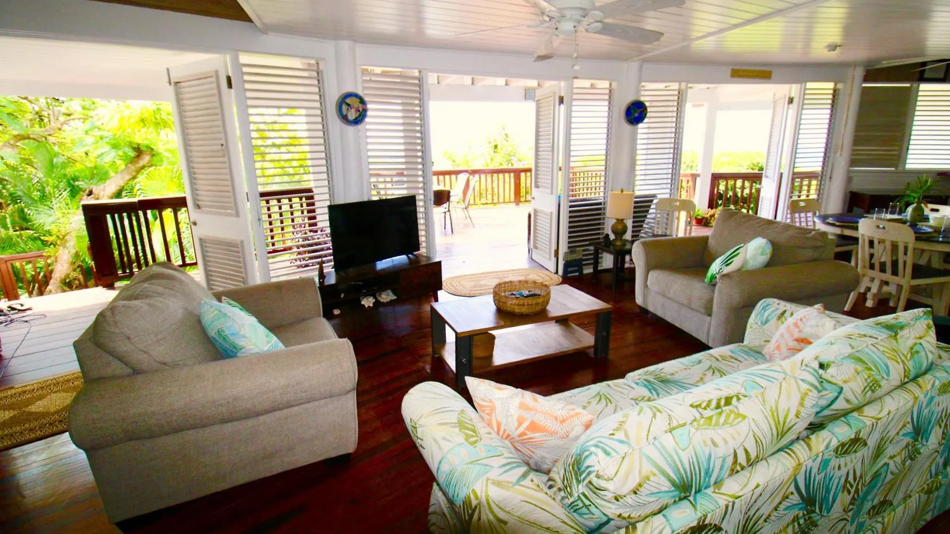 Hummingbird Villa - Tropical 3 Bedroom Villa With Panoramic Views Home Cap Estate