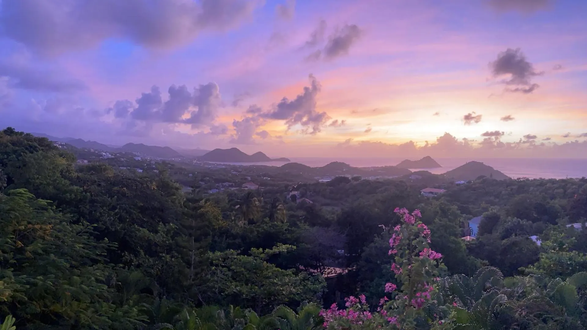 Hummingbird Villa - Tropical 3 Bedroom Villa With Panoramic Views Home Cap Estate