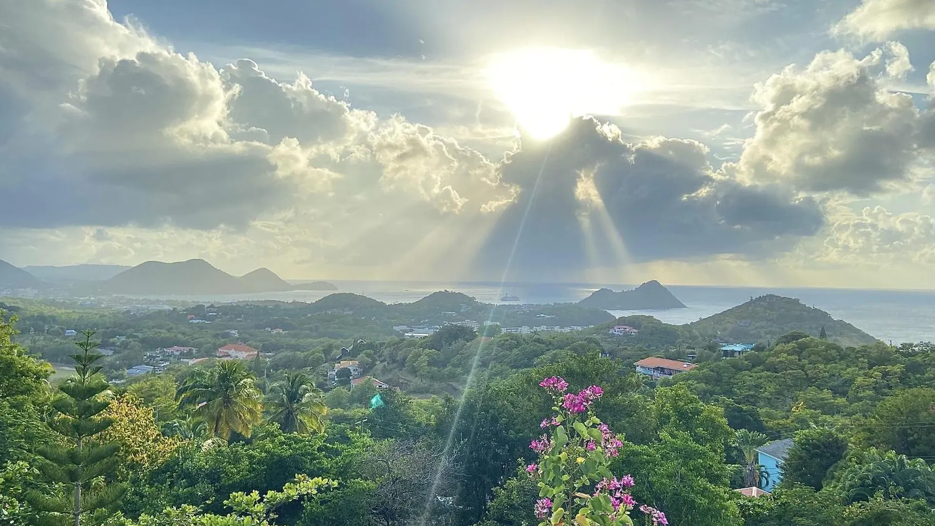 Hummingbird Villa - Tropical 3 Bedroom Villa With Panoramic Views Home Cap Estate
